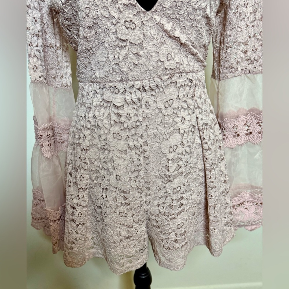 Kaylee Kollektion Pink floral lace short jumpsuit romantic flirty girly med - Picture 5 of 12